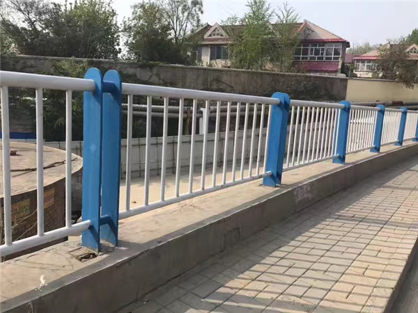 河道護(hù)欄